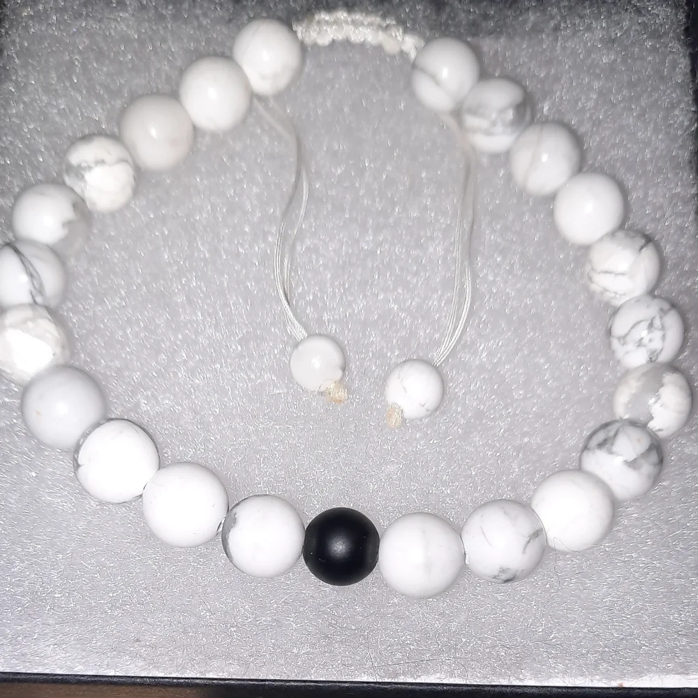 White howlite gemstone beaded adjustable Cord Mens bracelet